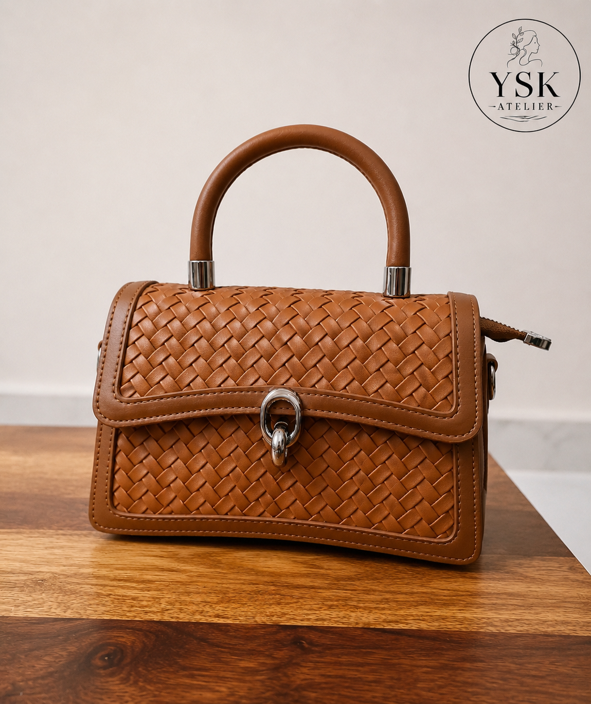 CHIC WEAVE TOP HANDLE