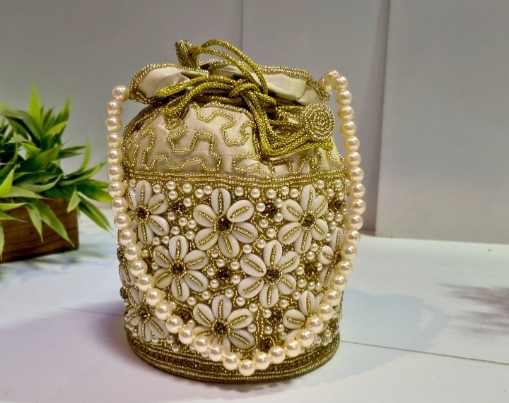 Daisy Chain Potli – Gold — Ysk Atelier