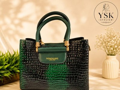 CROCODILE STRUCTURED BAG