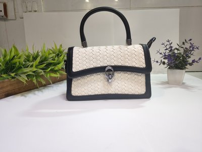 CHIC WEAVE TOP HANDLE