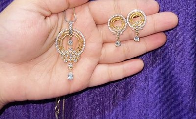 Gold pendent set 🧿