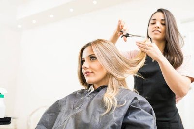 Haircut (Women) (Sample)